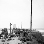 17-pdr_anti-tank_gun_near_Nijmegen_Bridge 17-pdr_anti-tank_gun_near_Nijmegen_Bridge