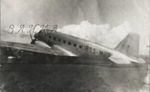 poza-2-cu-avionul-de-pe-herina-M25-urss-1